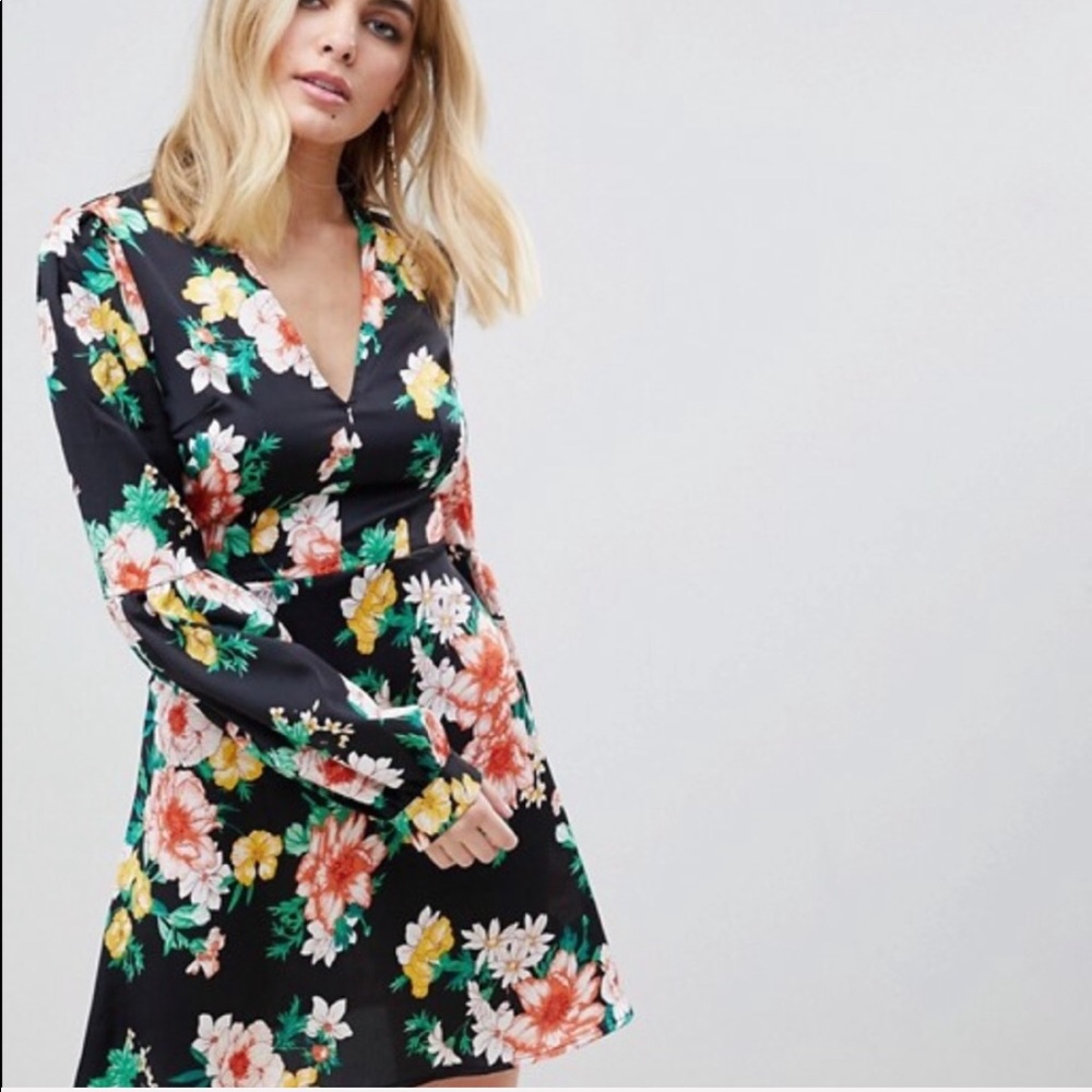 NWT PrettyLittleThing floral print dress